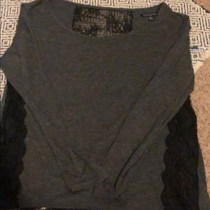 American Eagle grey shirt